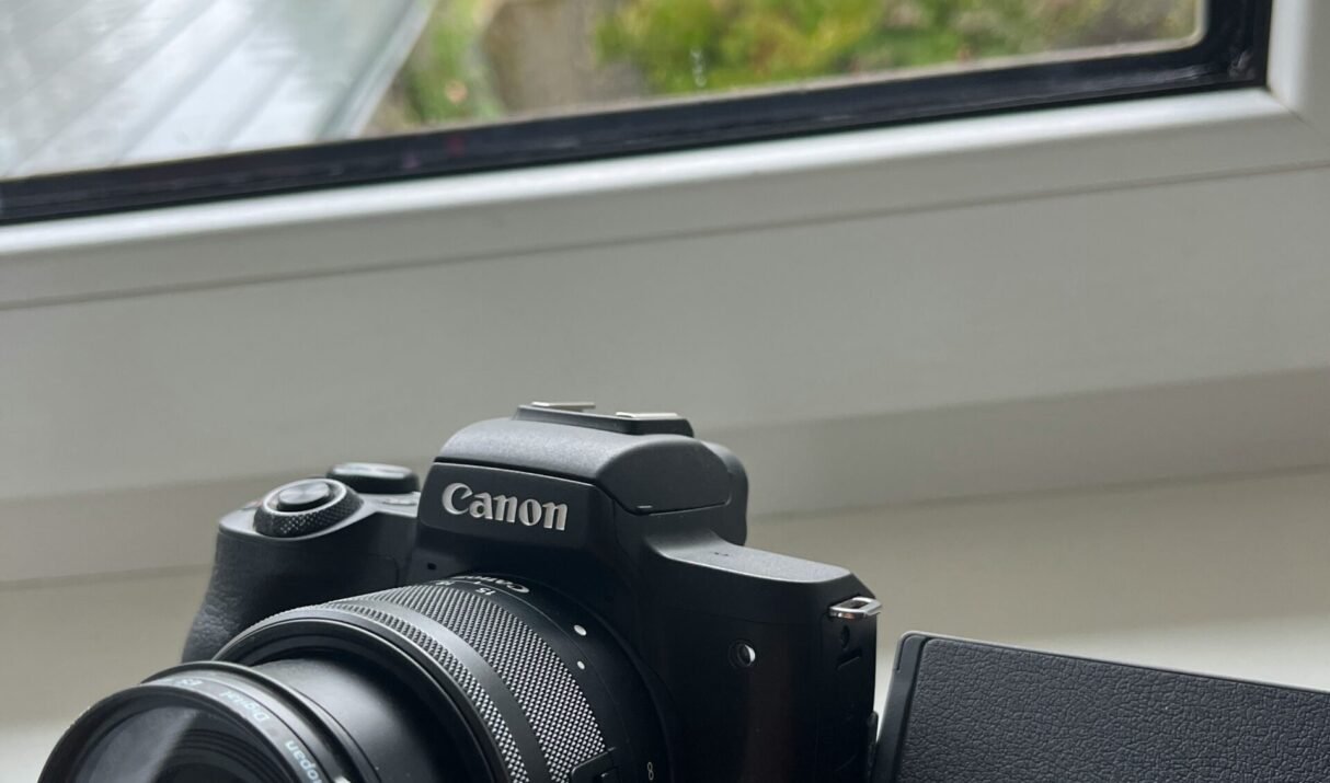 Choosing the Best Camera for Beginner Vloggers: A Comparison of Sony ZV-1 II, DJI Pocket 3, and Sony ZV-E1